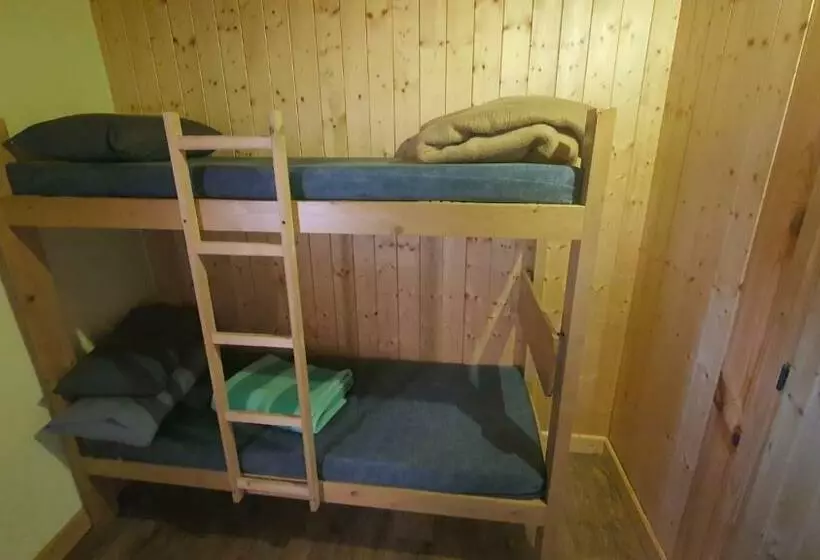 Retkeilymaja Refugi De Siurana