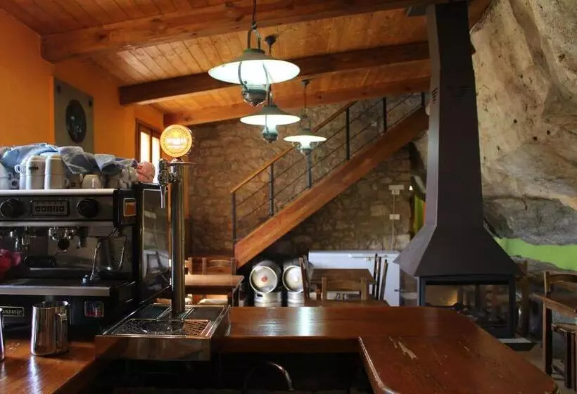 Retkeilymaja Refugi De Siurana