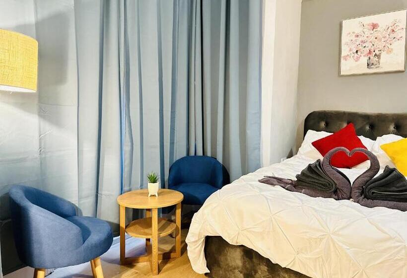 مبيت وإفطار Sandys Holidays Home