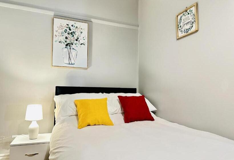 مبيت وإفطار Sandys Holidays Home