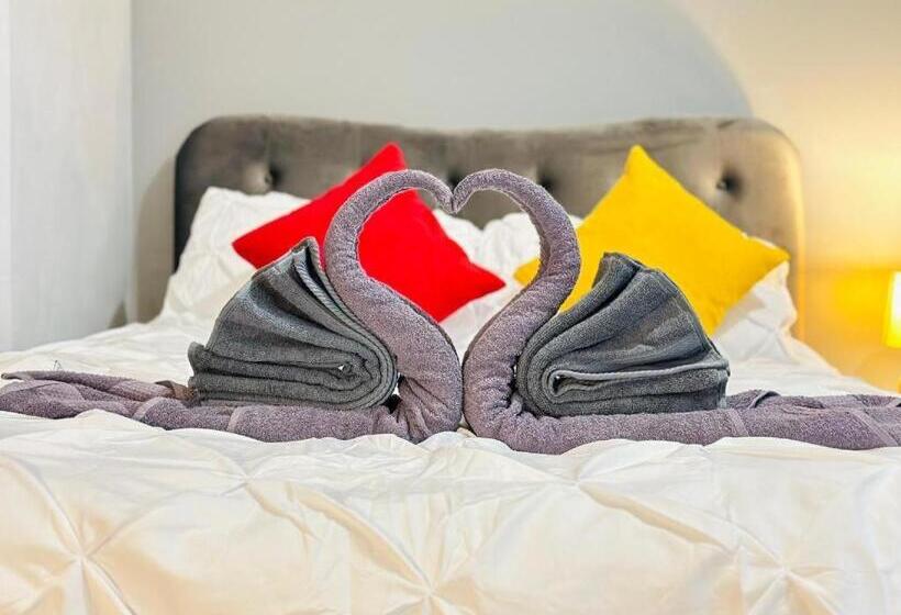 مبيت وإفطار Sandys Holidays Home