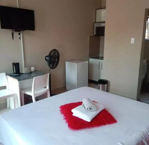 Majatalo Rasesa Guest House