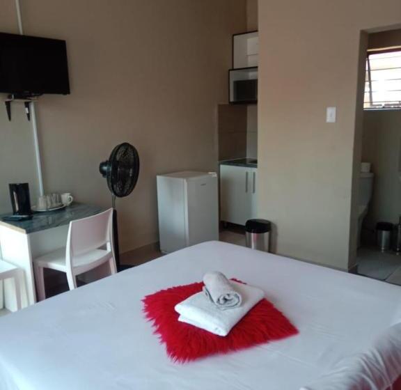 Pension Rasesa Guest House