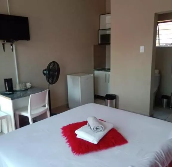 Majatalo Rasesa Guest House