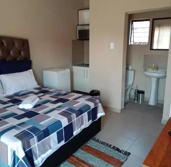 Majatalo Rasesa Guest House