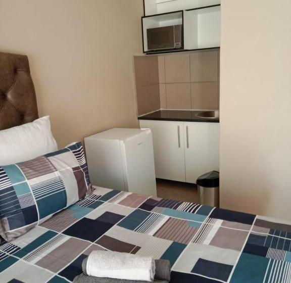 Pension Rasesa Guest House