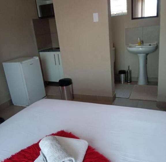 Pension Rasesa Guest House