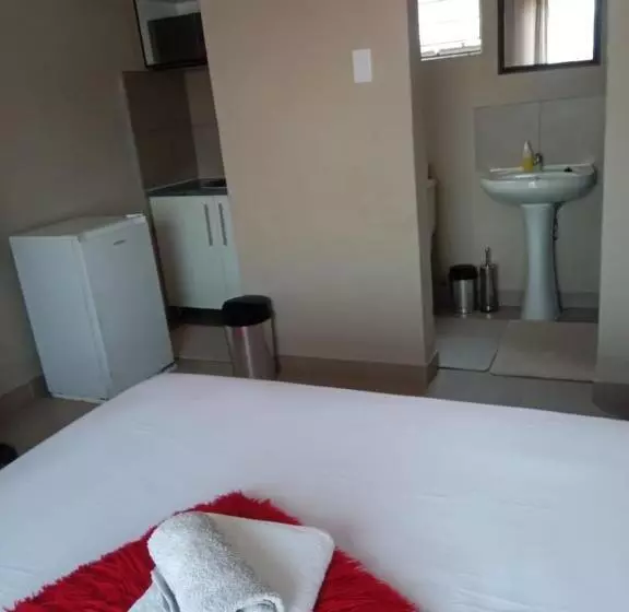 Majatalo Rasesa Guest House