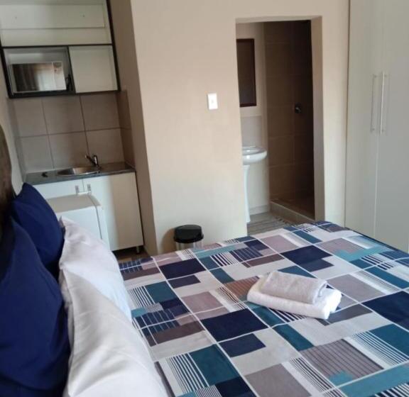 Pension Rasesa Guest House