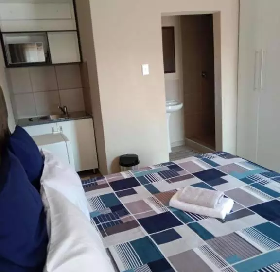 Majatalo Rasesa Guest House