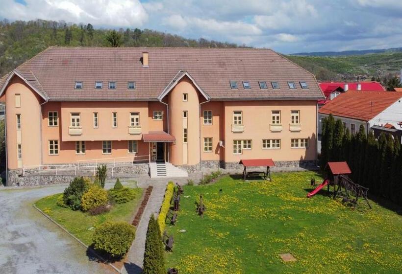 تختخواب و صبحانه Pensiunea Praid Parajd Panzió