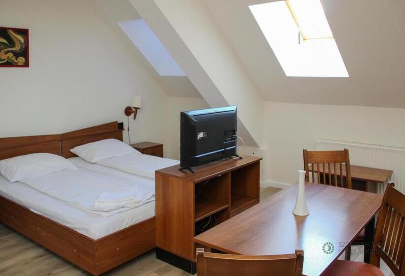 تختخواب و صبحانه Pensiunea Praid Parajd Panzió