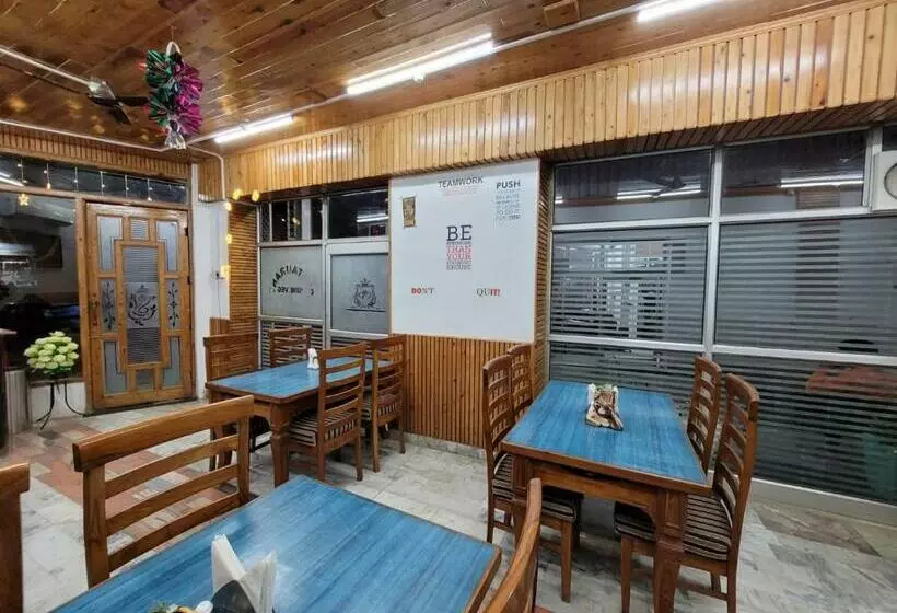 Hotelli Cm Palace   Pure Vegetarian