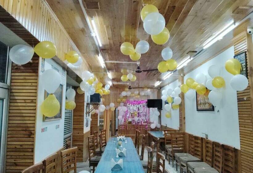 בית מלון כפרי Cm Palace Pure Vegetarian