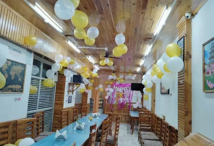 Hotelli Cm Palace   Pure Vegetarian