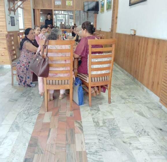 בית מלון כפרי Cm Palace Pure Vegetarian