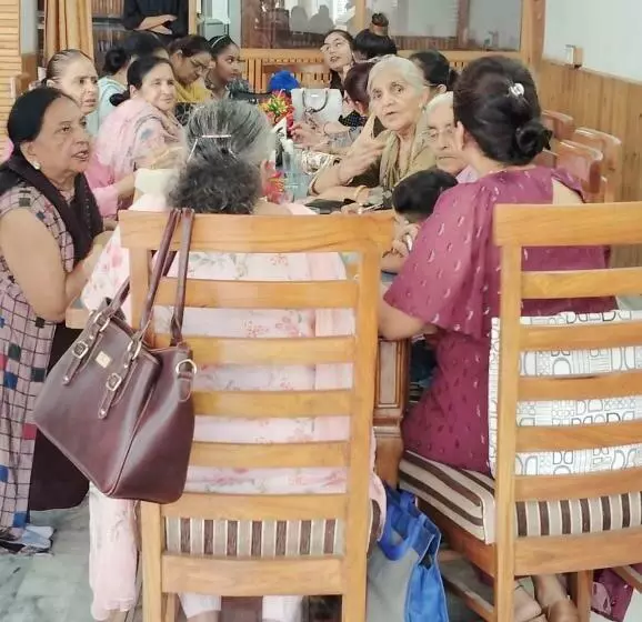 Hotelli Cm Palace   Pure Vegetarian