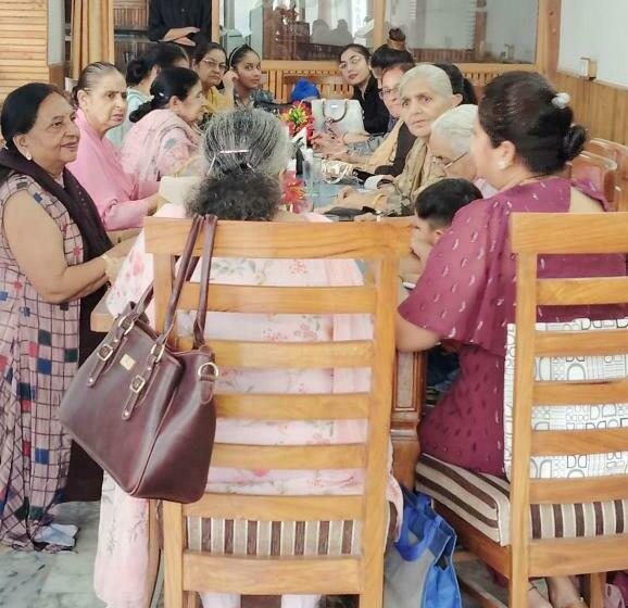 בית מלון כפרי Cm Palace Pure Vegetarian