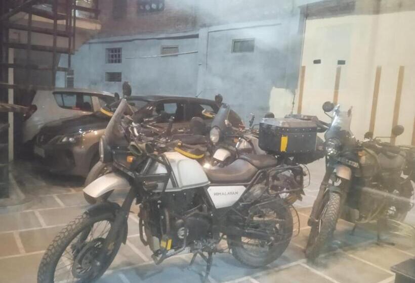 בית מלון כפרי Cm Palace Pure Vegetarian