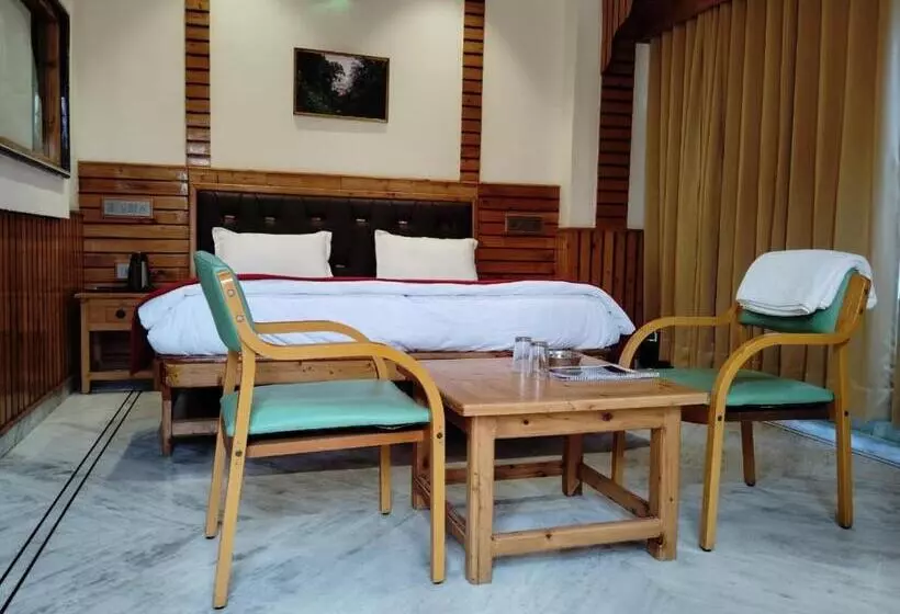 Hotelli Cm Palace   Pure Vegetarian