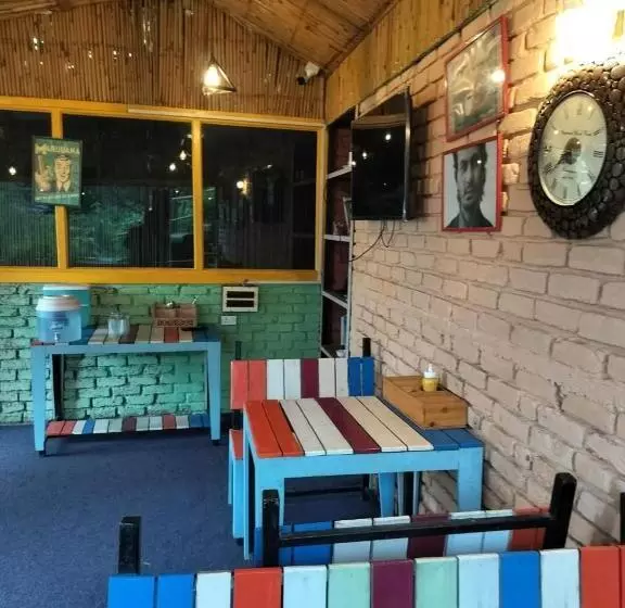 ホテル Saanjh Cafe & Resorts Pangoot