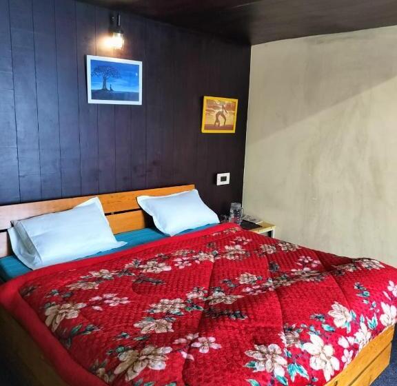 Hotelli Saanjh Cafe & Resorts Pangoot