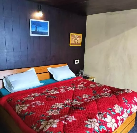 ホテル Saanjh Cafe & Resorts Pangoot