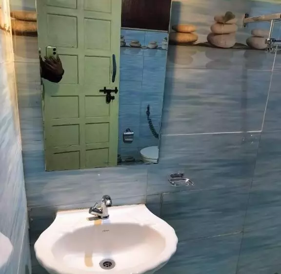 ホテル Saanjh Cafe & Resorts Pangoot