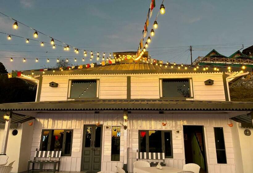 Hotelli Saanjh Cafe & Resorts Pangoot