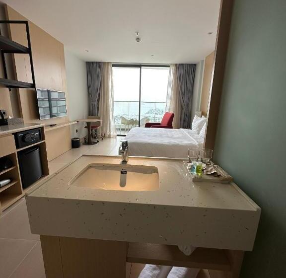 هتل The Cam Ranh Resort All Luxury Service