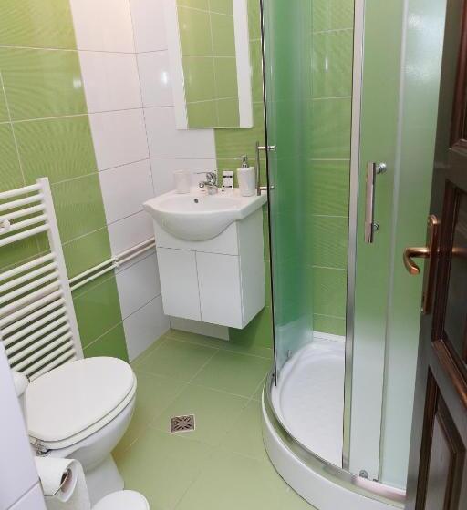 تختخواب و صبحانه Casa Iager Vama Buzaului