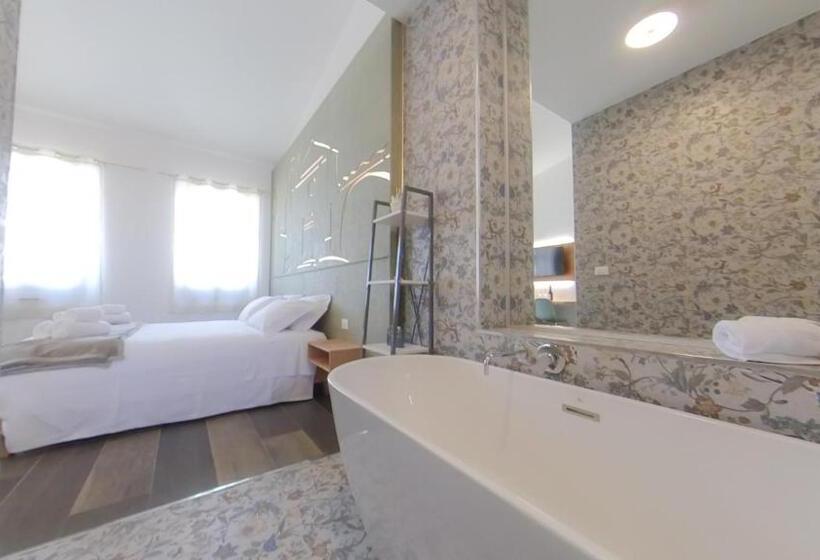 تختخواب و صبحانه Rudini  Charming