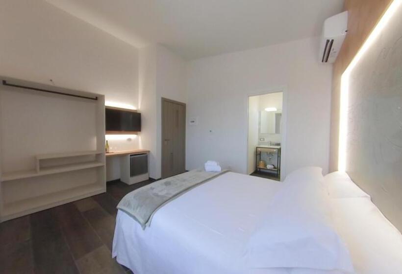 تختخواب و صبحانه Rudini  Charming