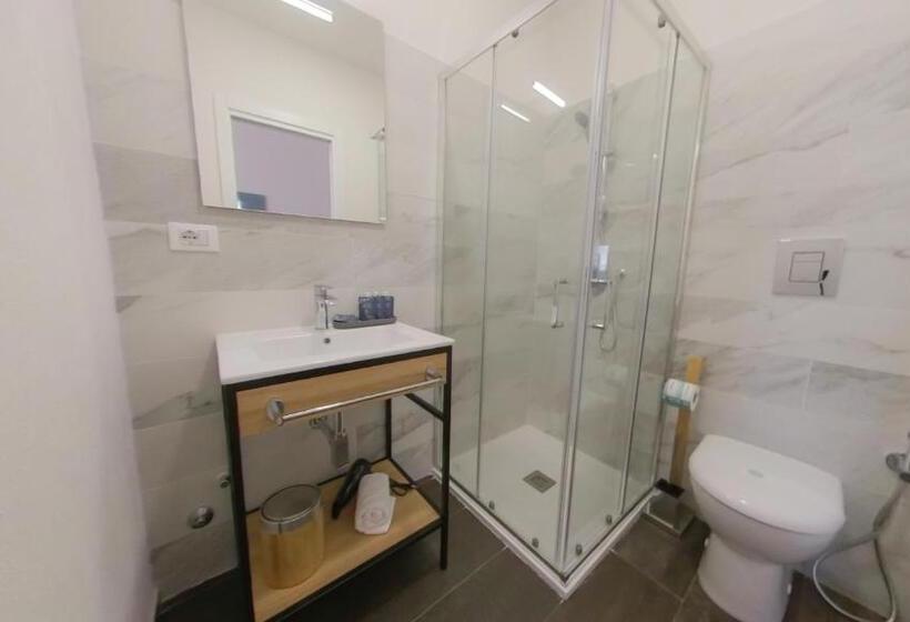 تختخواب و صبحانه Rudini  Charming