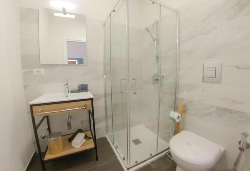 تختخواب و صبحانه Rudini  Charming