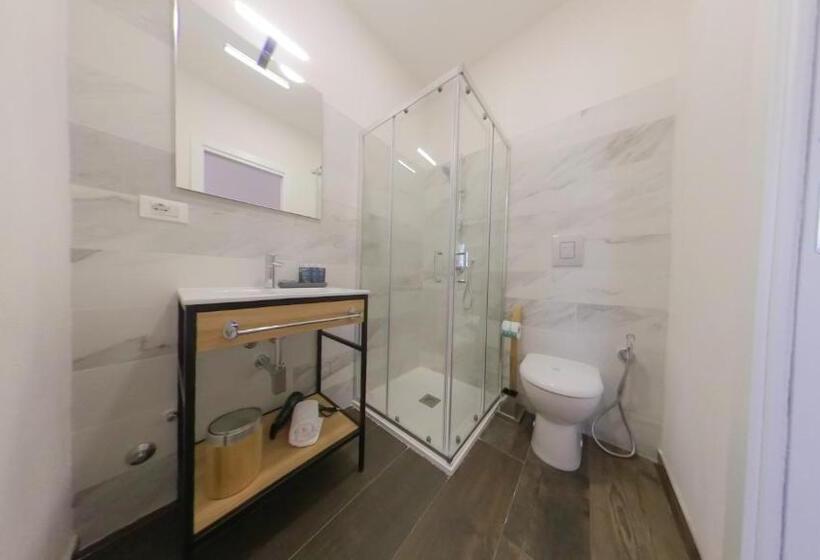 تختخواب و صبحانه Rudini  Charming