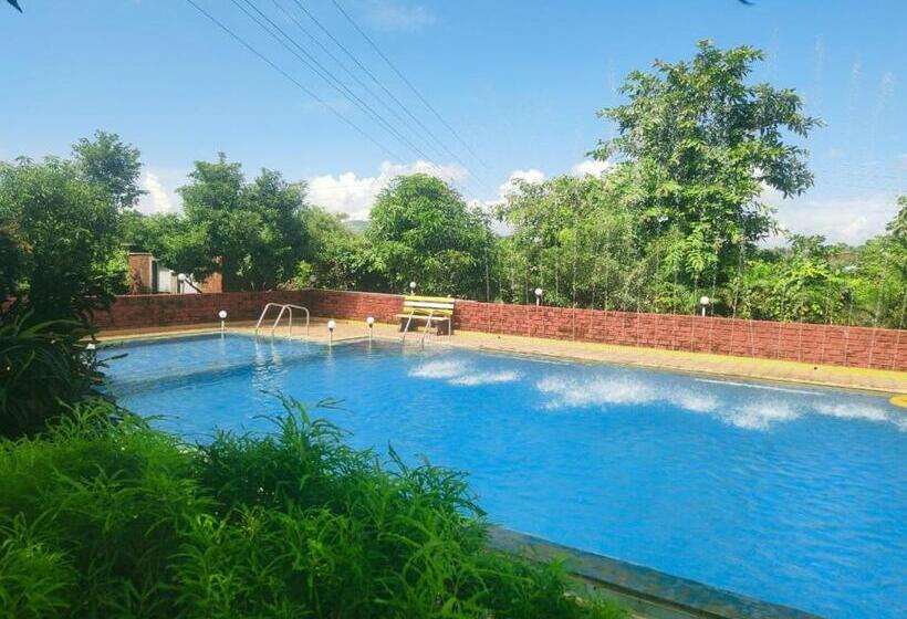 Green Blossom Resort Roha