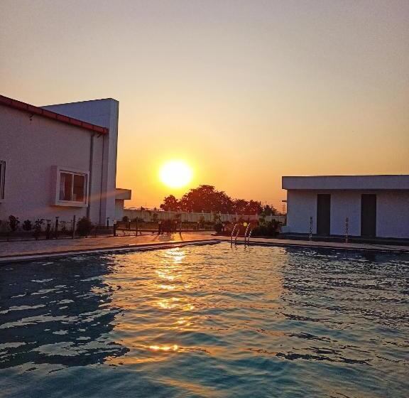 هتل Lakshya Resort