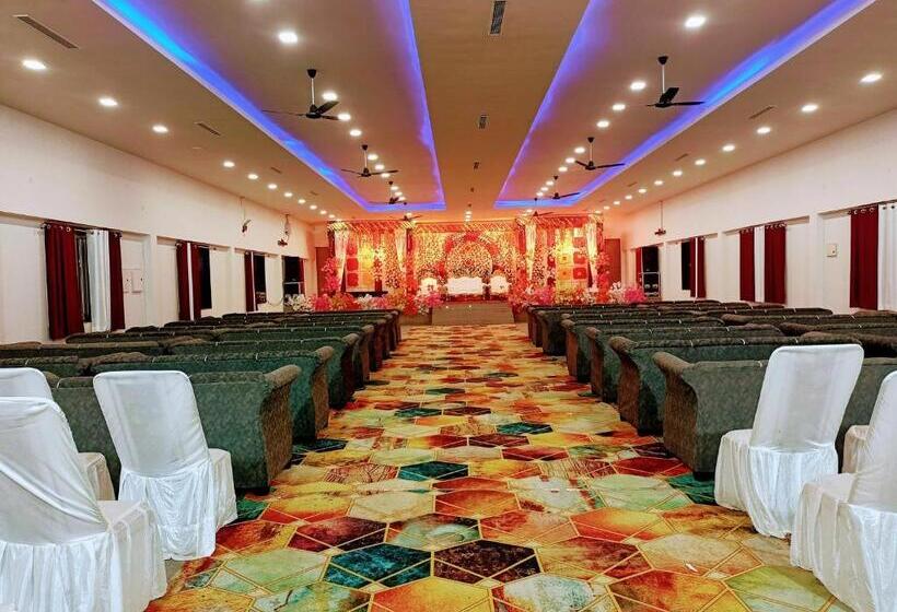 هتل Lakshya Resort