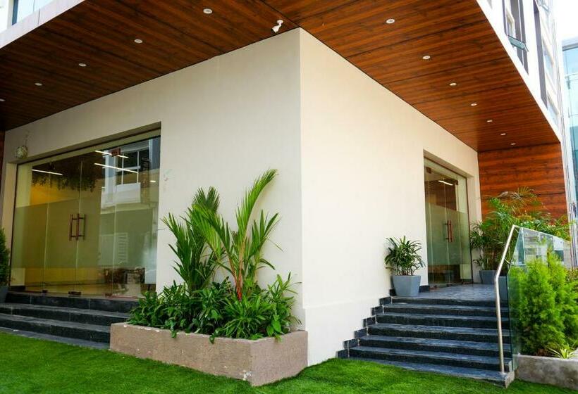 Casa Hotel & Suites, Gachibowli, Hyderabad