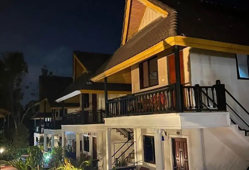 ホテル Kata Villa Merit Hill Bungalows