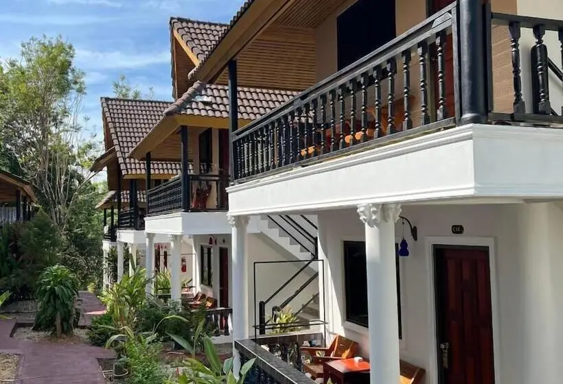 ホテル Kata Villa Merit Hill Bungalows