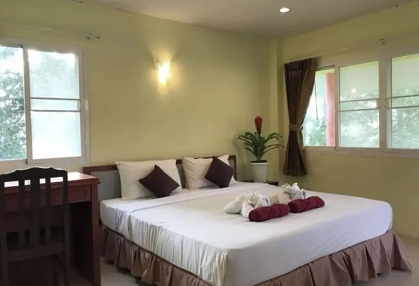 ホテル Kata Villa Merit Hill Bungalows