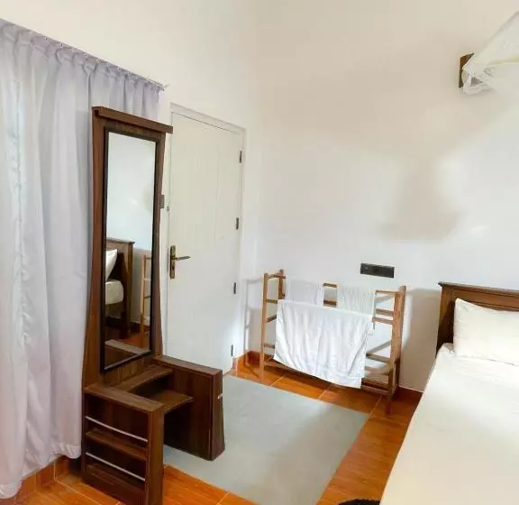 ペンション Ocean Air Guesthouse And Villa Weligama Minute To Waves
