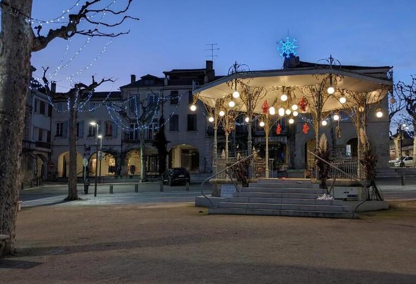 مبيت وإفطار Au Dessus Des Arcades