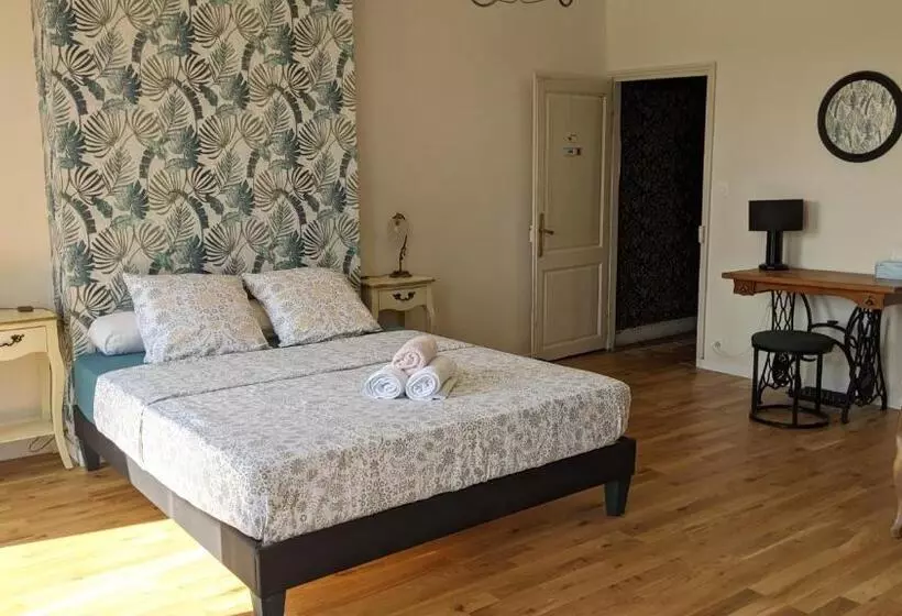 Aamiaismajoitus (B&B) Au Dessus Des Arcades