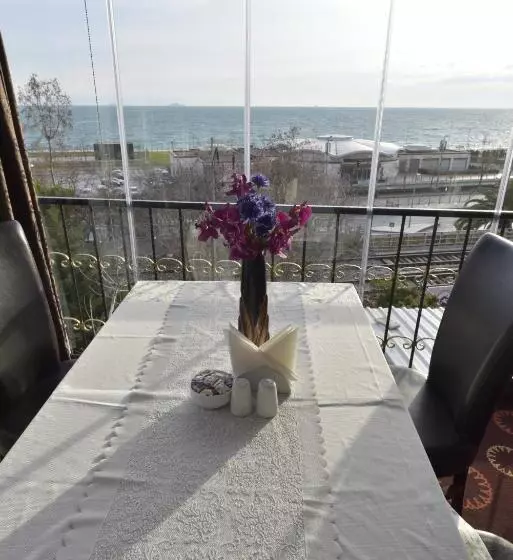 هتل Golden Palace Sea View