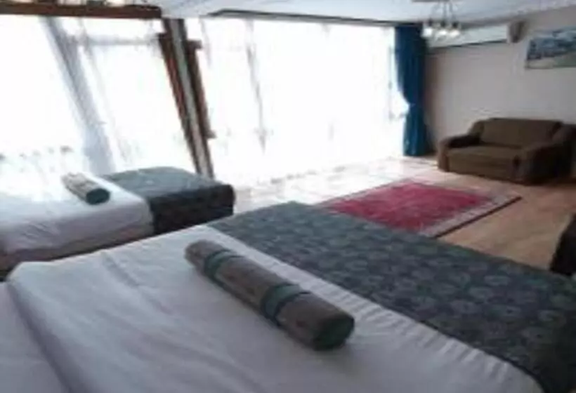 هتل Golden Palace Sea View