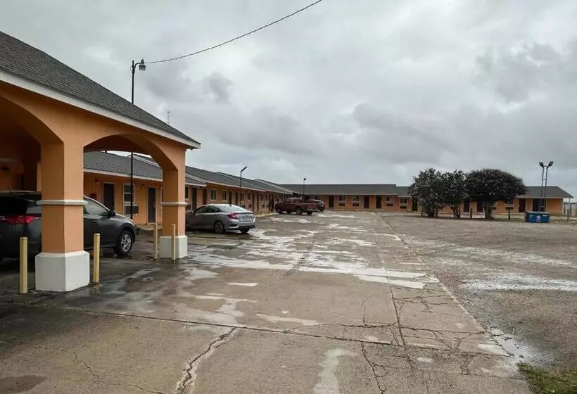 Hotelli Roadside Inn