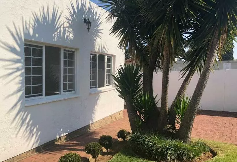 ペンション Lancaster House